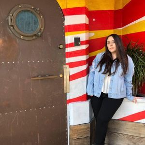 Meet your Posher, Holly